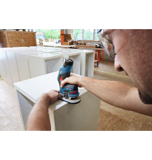 Tupia BOSCH GKF 12V-8 Professional (13000RPM - 2,5 m s² - Preto Azul Vermelho)