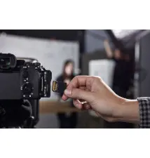 Cartão de Memória SD KINGSTON TECHNOLOGY Canvas React Plus 512GB (Classe 10 - UHS-II - 280MB s)