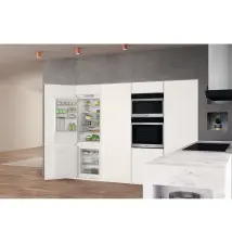 Frigorífico Combinado WHIRLPOOL WHC18T323 (Encastre - 250L - Branco)