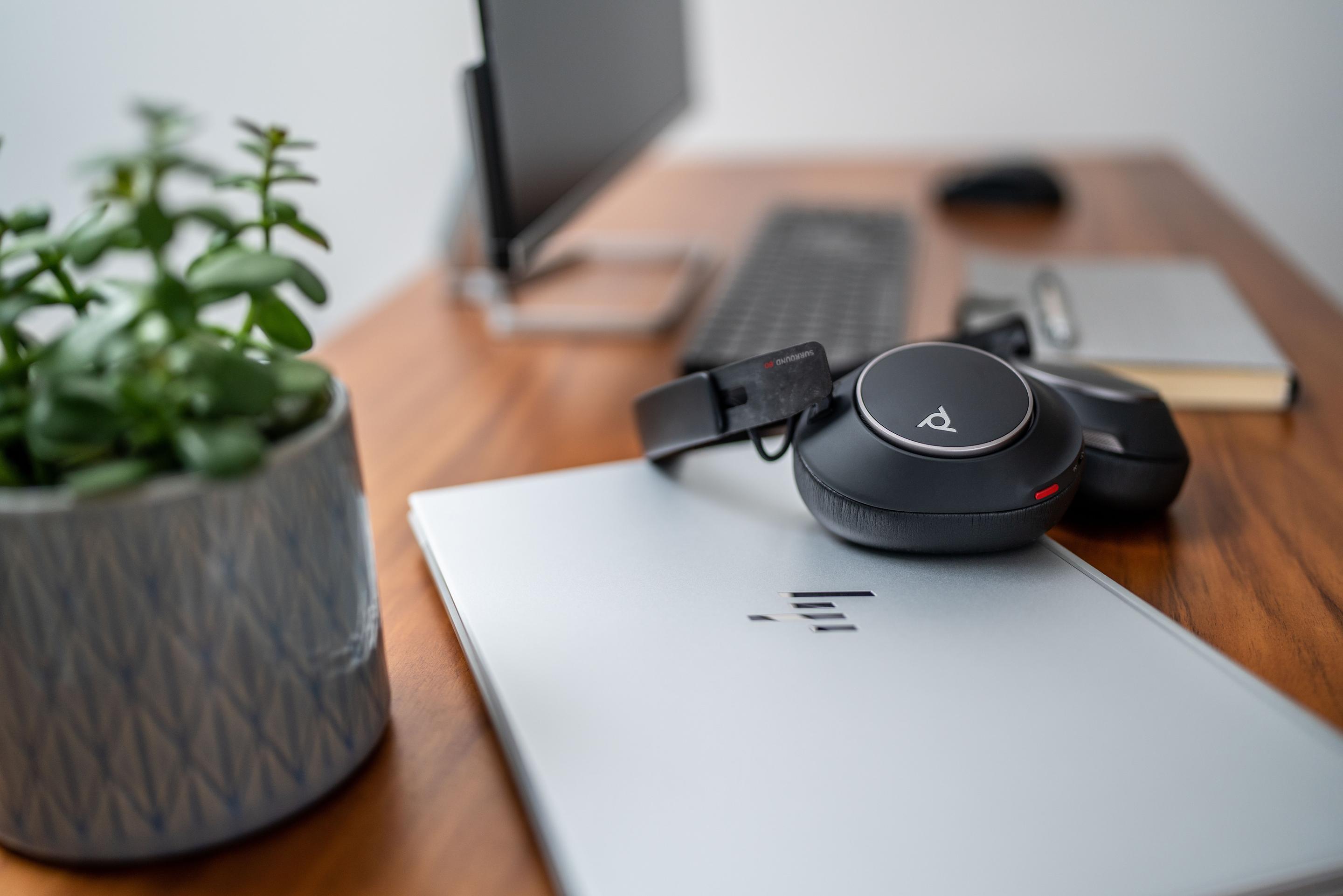 Headset POLY Voyager Surround 80 UC (Binaural - Sem fios - Supra-aural - Preto) — miniatura 5