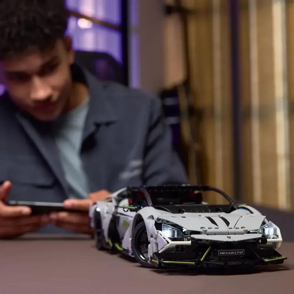 LEGO 42214 Technic Supercarro Desportivo Lamborghini Revuelto (10+ anos - 1135 peças) — miniatura 4