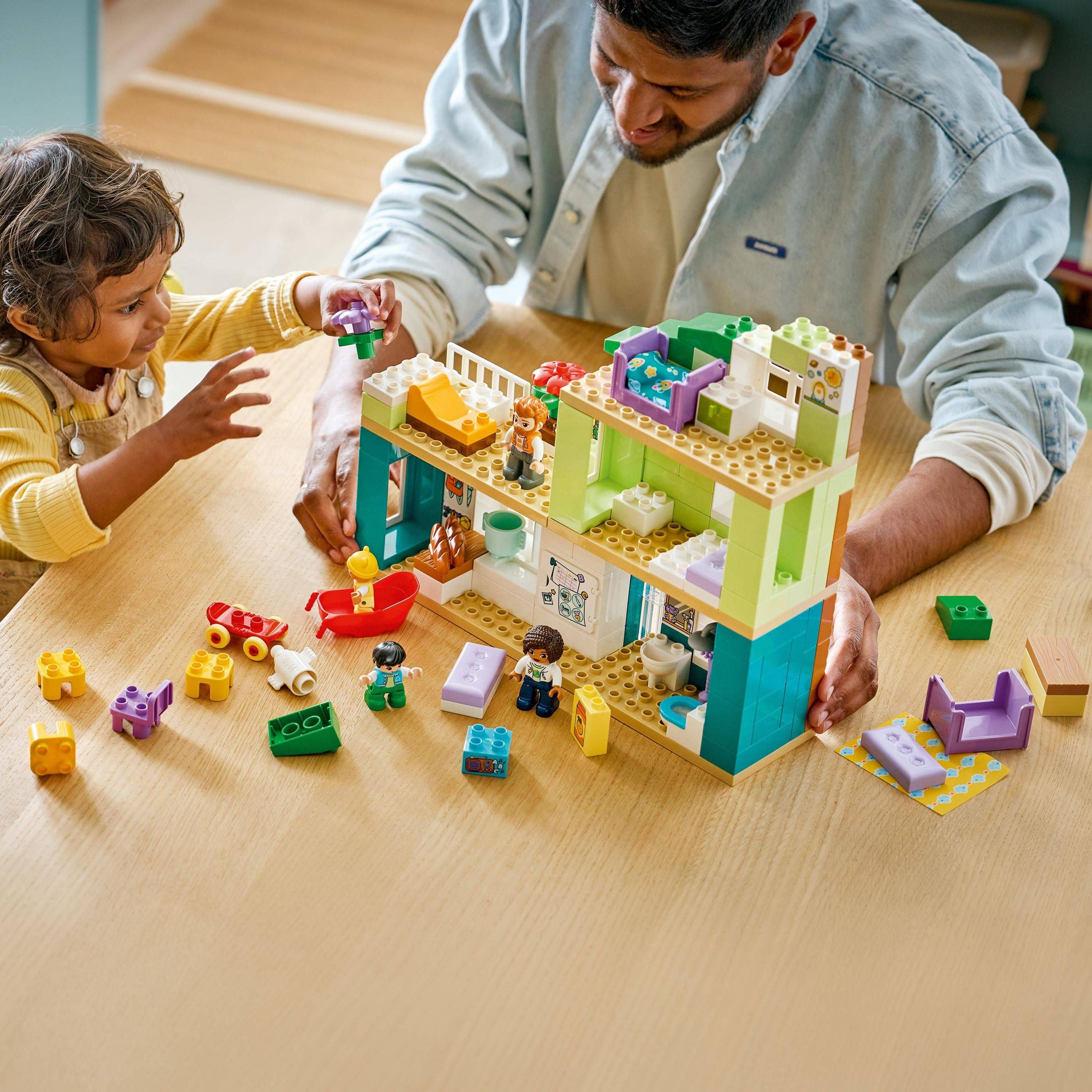 LEGO 10470 Duplo Casa de Família Moderna 3 em 1 com Figuras (2+ anos - 166 peças), miniatura 7