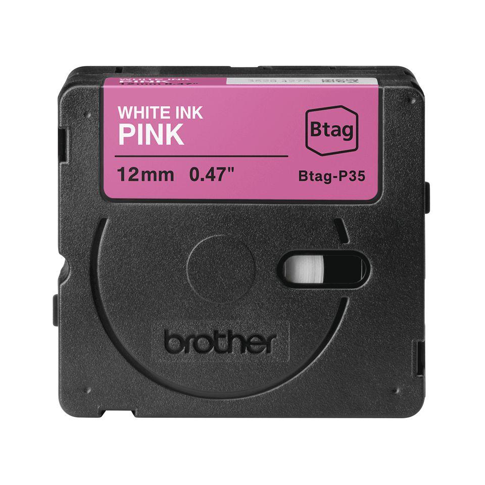 Fita de Impressão BROTHER BTAG-P35 (Branco sobre Rosa) — miniatura 3