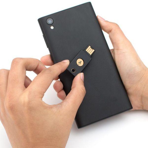 Chave de Segurança YUBICO YubiKey 5 NFC (USB-A - NFC - Dourado sobre Preto), miniatura 4