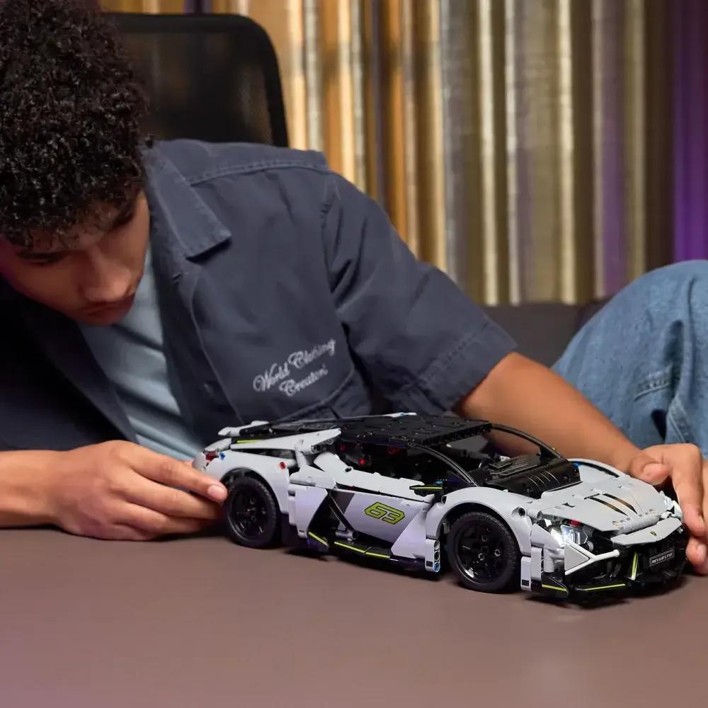 LEGO 42214 Technic Supercarro Desportivo Lamborghini Revuelto (10+ anos - 1135 peças) — miniatura 5