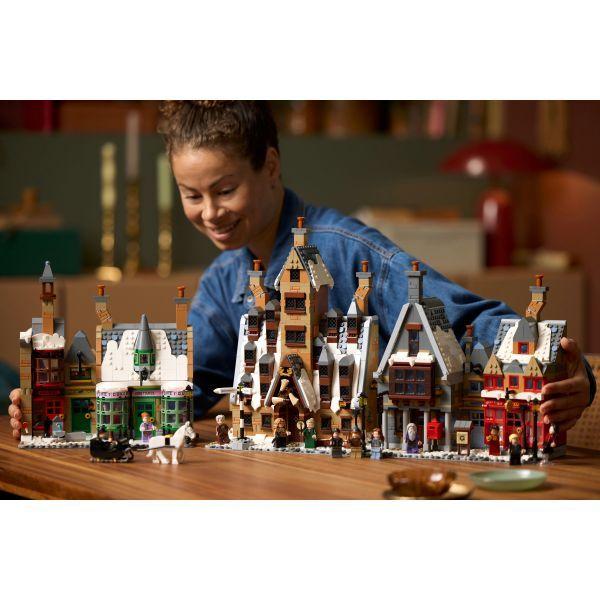 LEGO 76457 Harry Potter Aldeia de Hogsmeade™ - Edição de Colecionador (18+ anos - 3228 peças), miniatura 5