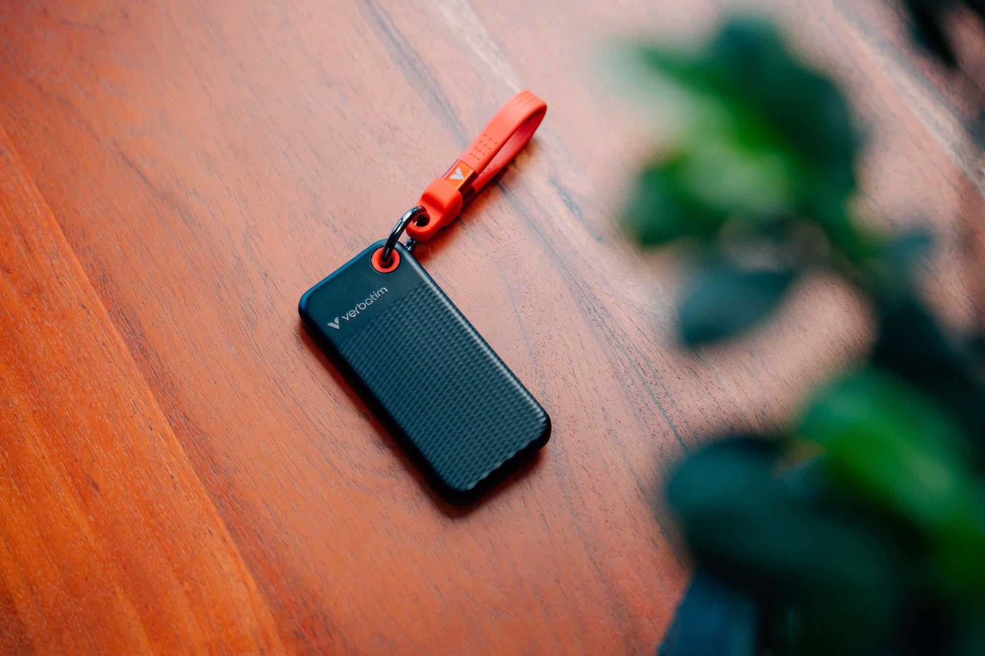 SSD VERBATIM Pocket SSD USB 3.2 32196 (2 TB - M.2 - USB Type-C - Preto/Vermelho) — miniatura 5