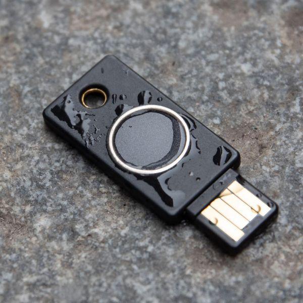 Chave de Segurança USB YUBICO YubiKey Bio - FIDO Edition (FIDO - USB-A - Biometria - Preto e Dourado), miniatura 4