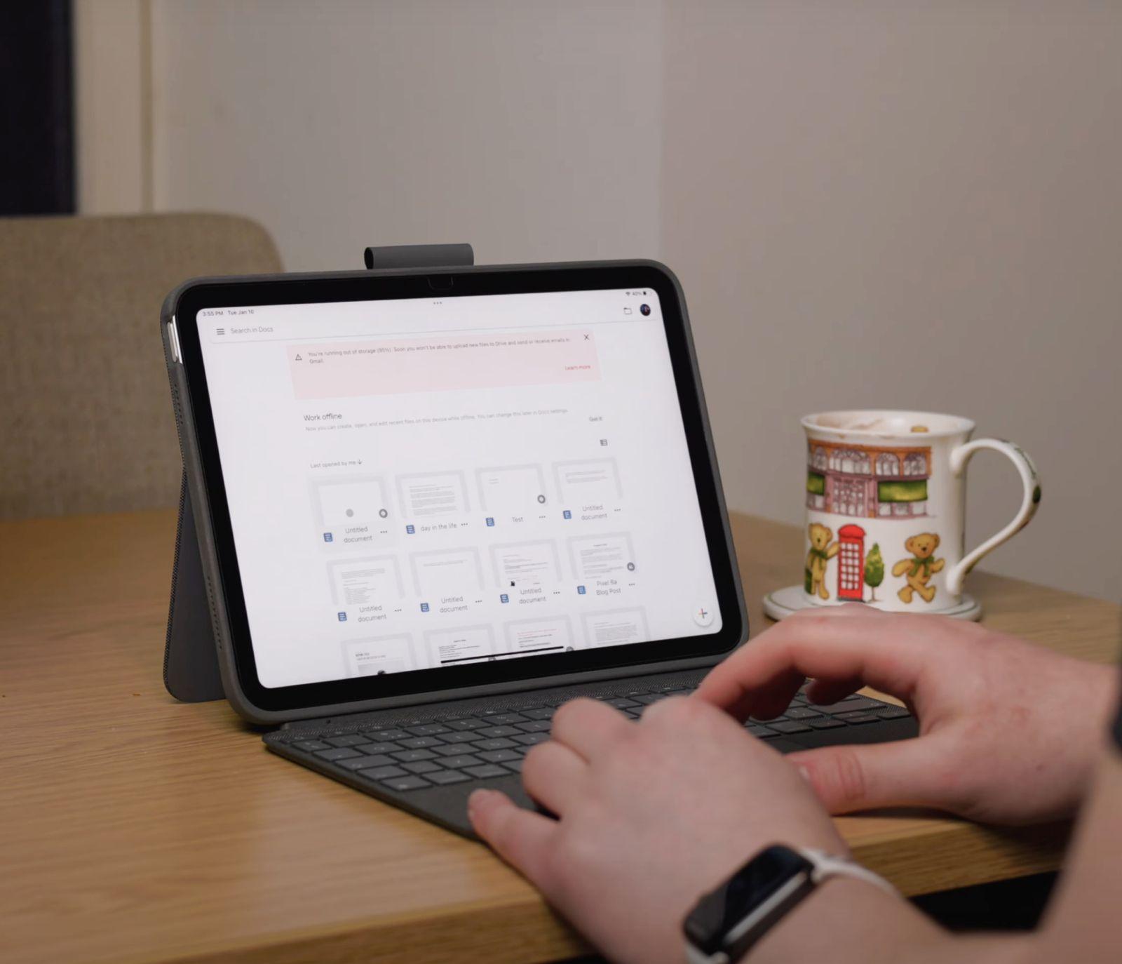 Teclado LOGITECH Combo Touch para iPad 10.ª Geração (Espanhol - Smart Connector - Acoplamento - Cinzento Oxford) — miniatura 4