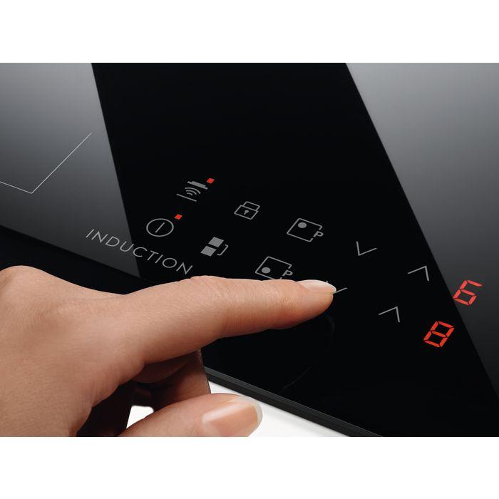Placa de Indução de Encastre ELECTROLUX EIT61336CB (3 zonas - 7200 W - Vidro-cerâmica - Preto) — miniatura 7