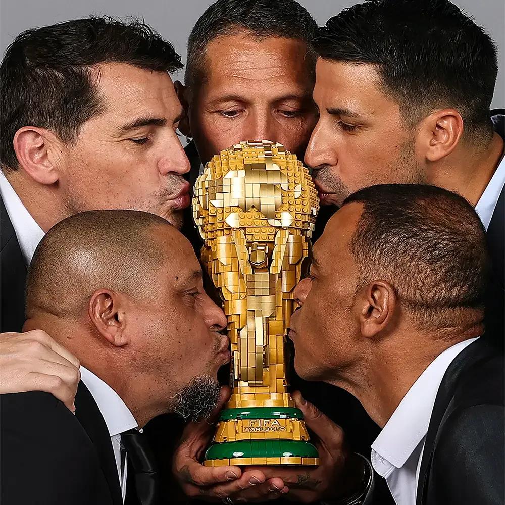 LEGO 43020 Editions Troféu Oficial do Campeonato do Mundo™ da FIFA (12+ anos - 2842 peças), miniatura 5