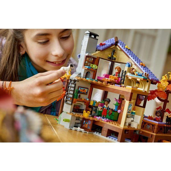 LEGO 42705 Friends Cabana de Outono Aconchegante na Floresta (9+ anos - 1229 peças), miniatura 5