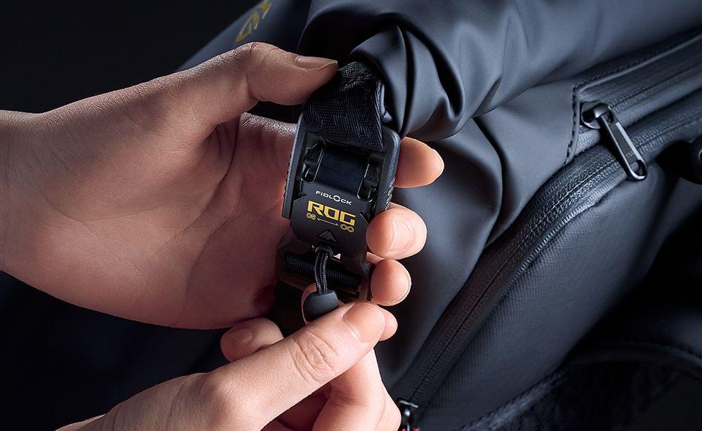 Mochila ASUS ROG SLASH Backpack Edition 20 BP3802 (26 L - Poliéster, Couro PU - 45,7 cm - Preto) — miniatura 17