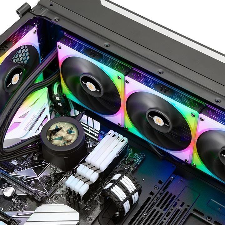 Sistema de Refrigeração Líquida Tudo-em-Um THERMALTAKE TOUGHLIQUID Ultra 420 RGB (Radiador 420 mm - Ecrã LCD 2,1" - Preto)