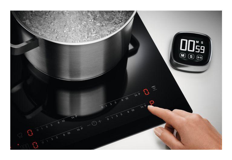 Placa de Indução de Encastre ELECTROLUX EIT61336CB (3 zonas - 7200 W - Vidro-cerâmica - Preto) — miniatura 10