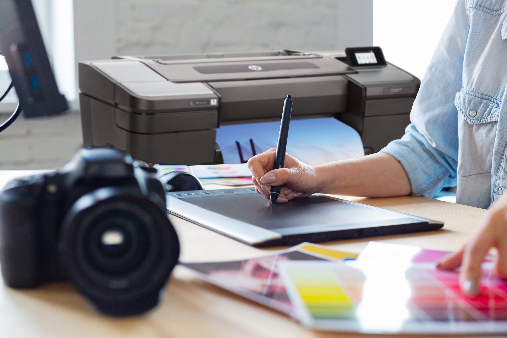 Plotter HP DesignJet Z9+ PostScript A1 (Com fios - Windows e macOS - USB Type-A, USB 2.0 e RJ-45 - Preto e Cinzento), miniatura 10