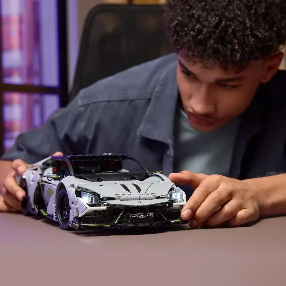 LEGO 42214 Technic Supercarro Desportivo Lamborghini Revuelto (10+ anos - 1135 peças) — miniatura 6