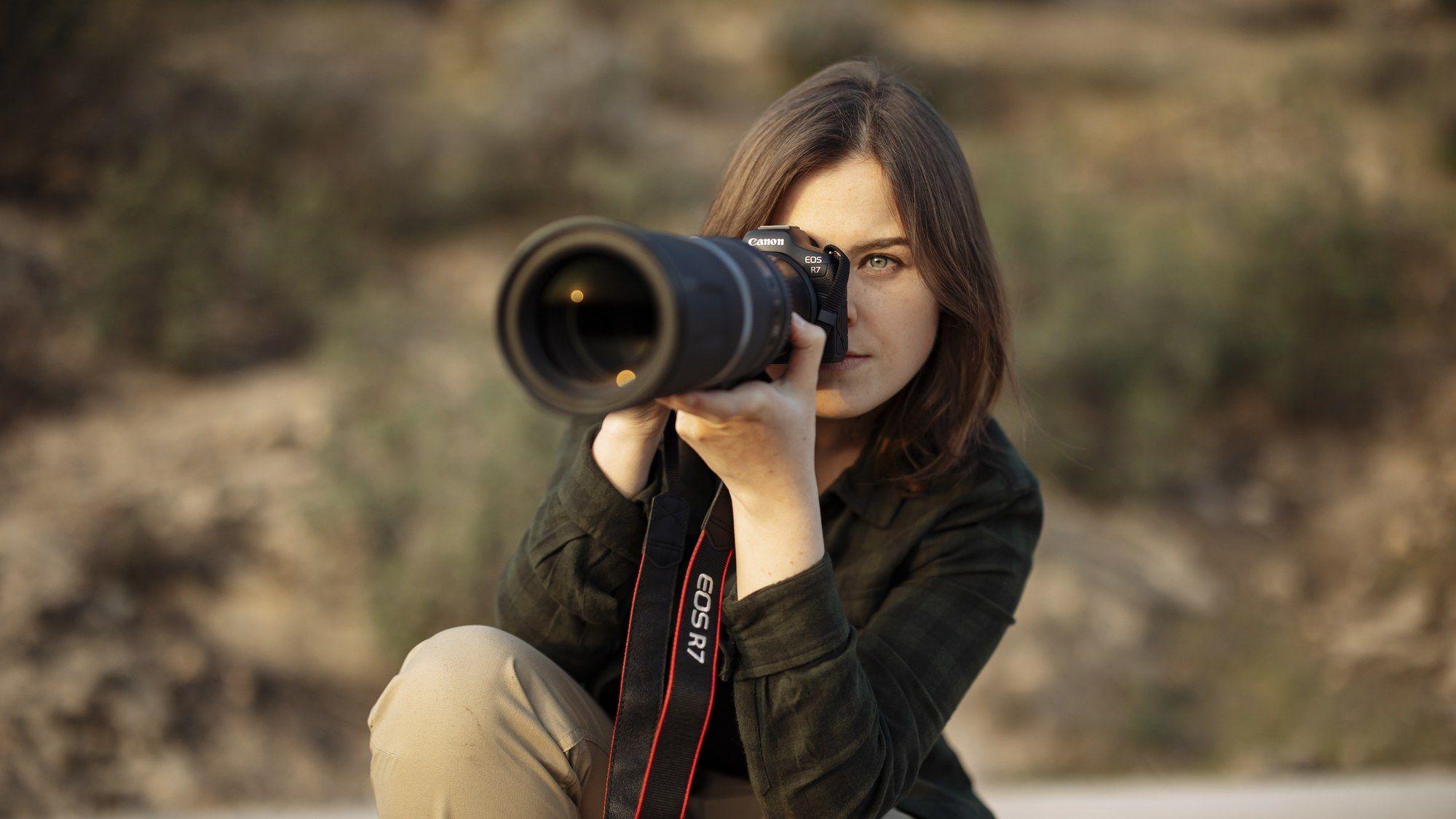 Câmara Mirrorless CANON EOS R7 + RF-S 18-150mm IS STM (1620000 dot - 2.0/3.2 Gen 2 - Preto) — miniatura 7