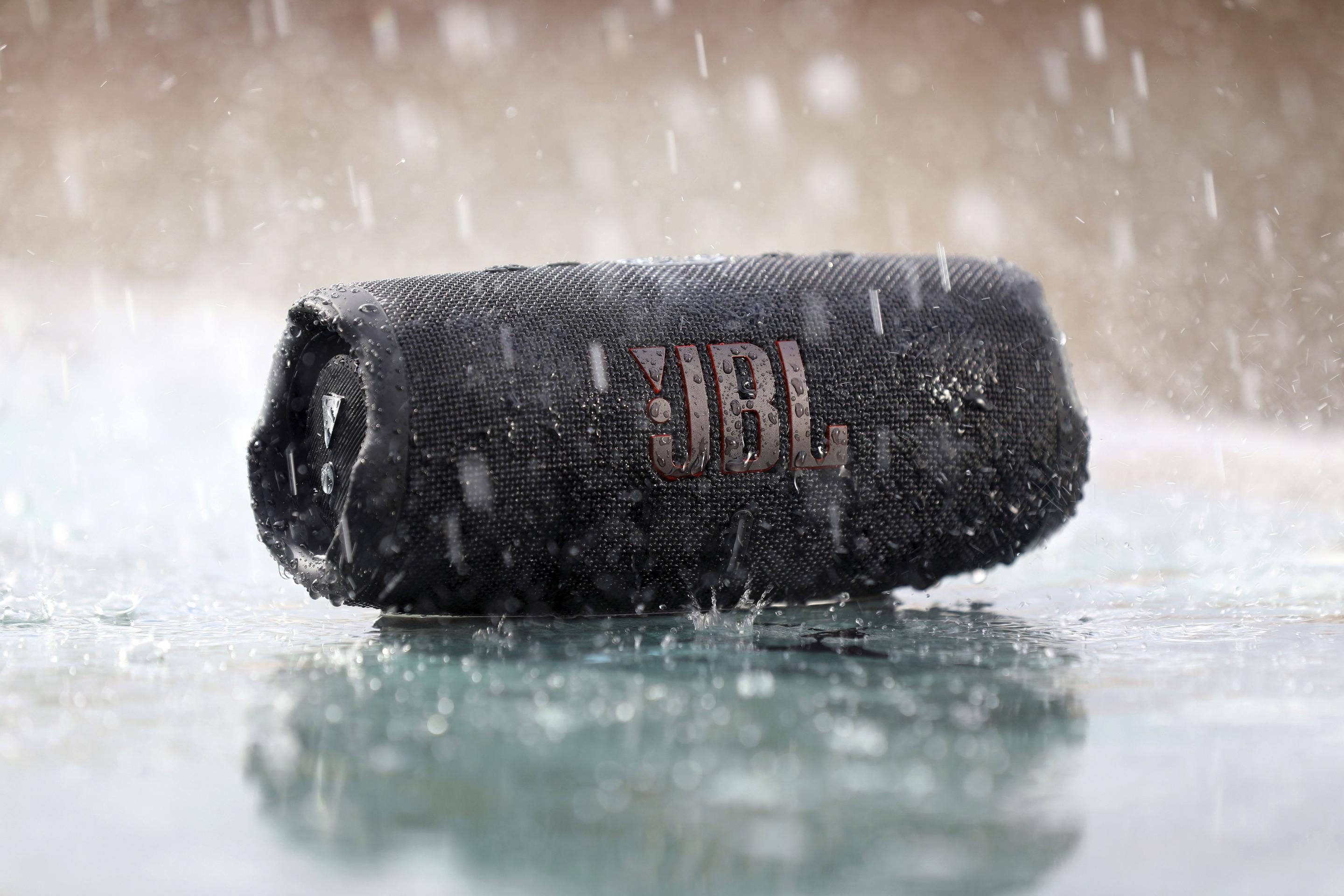 Coluna Portátil Estéreo JBL Charge 5 (40 W - USB Type-C - Branco) — miniatura 11