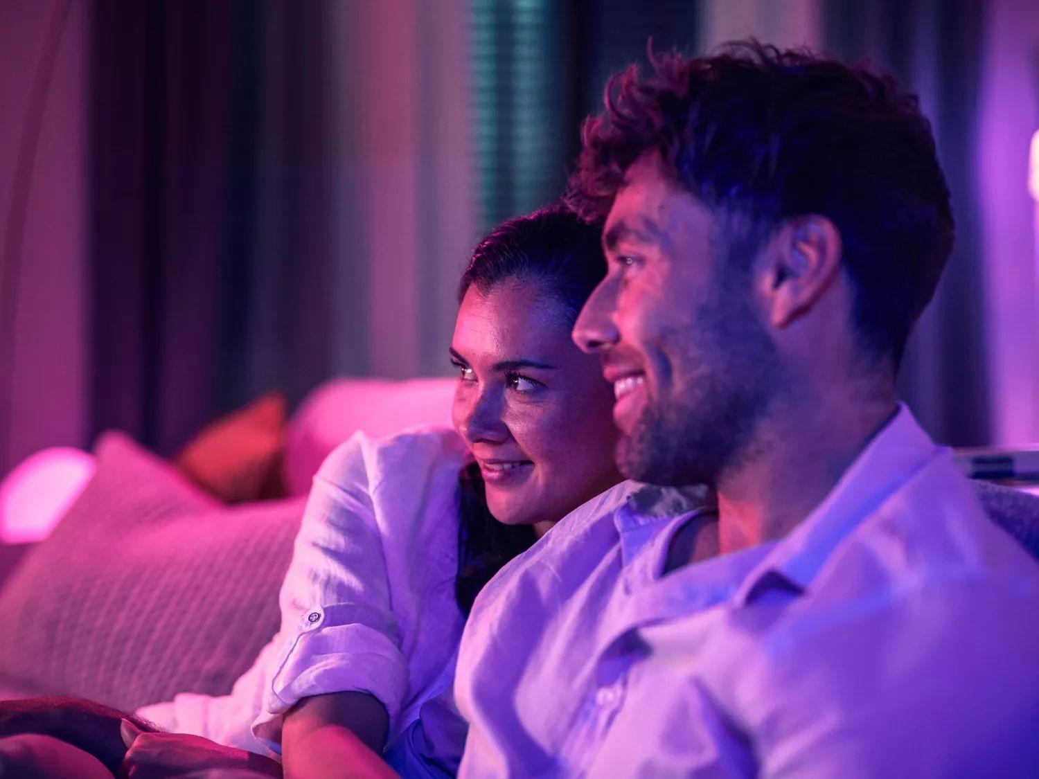 Fita LED Inteligente PHILIPS Hue Play Gradient 929002422701 (TV 55-60" - 20 W - 1100 lm - Preto) — miniatura 3