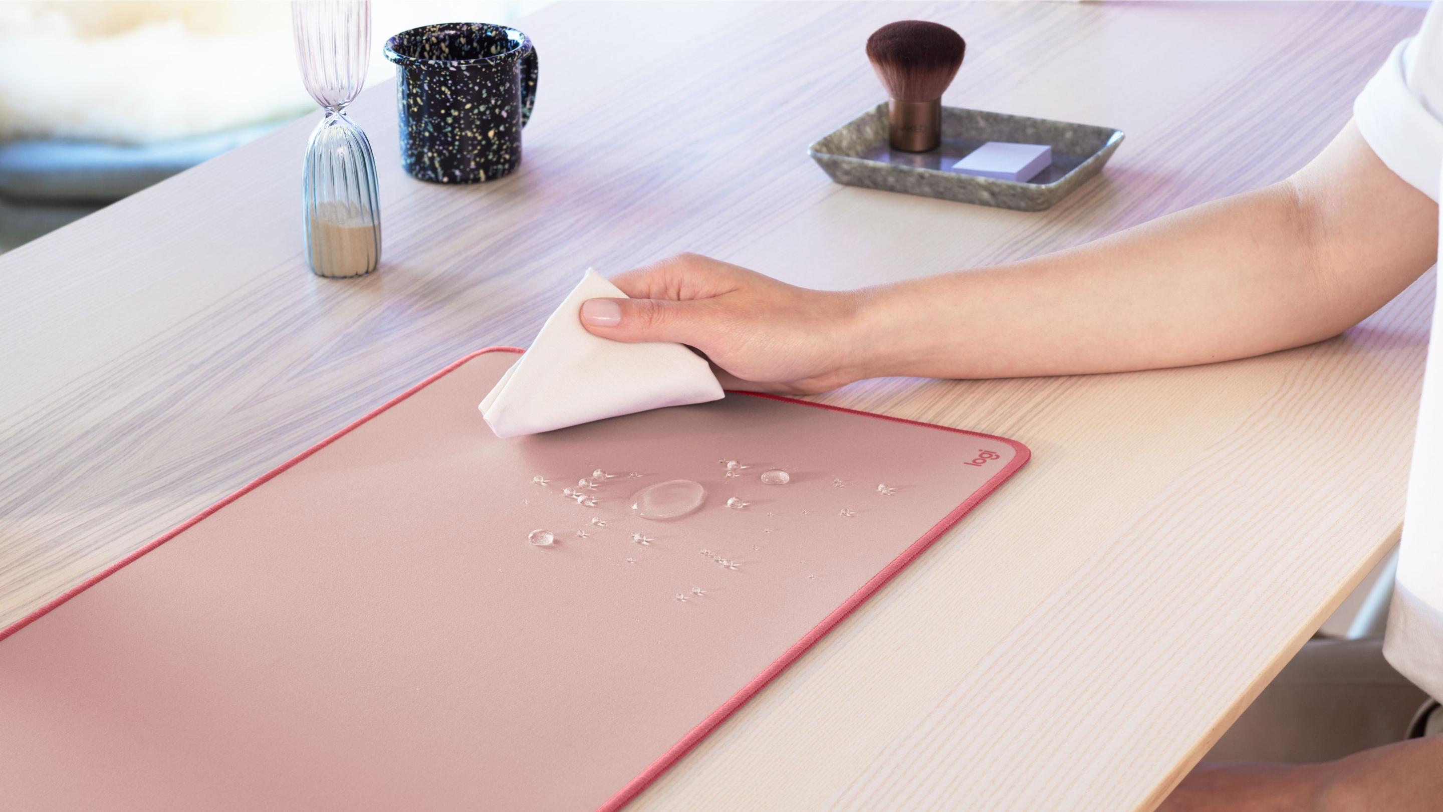Tapete de Secretária LOGITECH Desk Mat Studio Series (Nylon, Poliéster, Borracha - Nylon, poliéster e borracha - 2 mm - Rosa) — miniatura 6