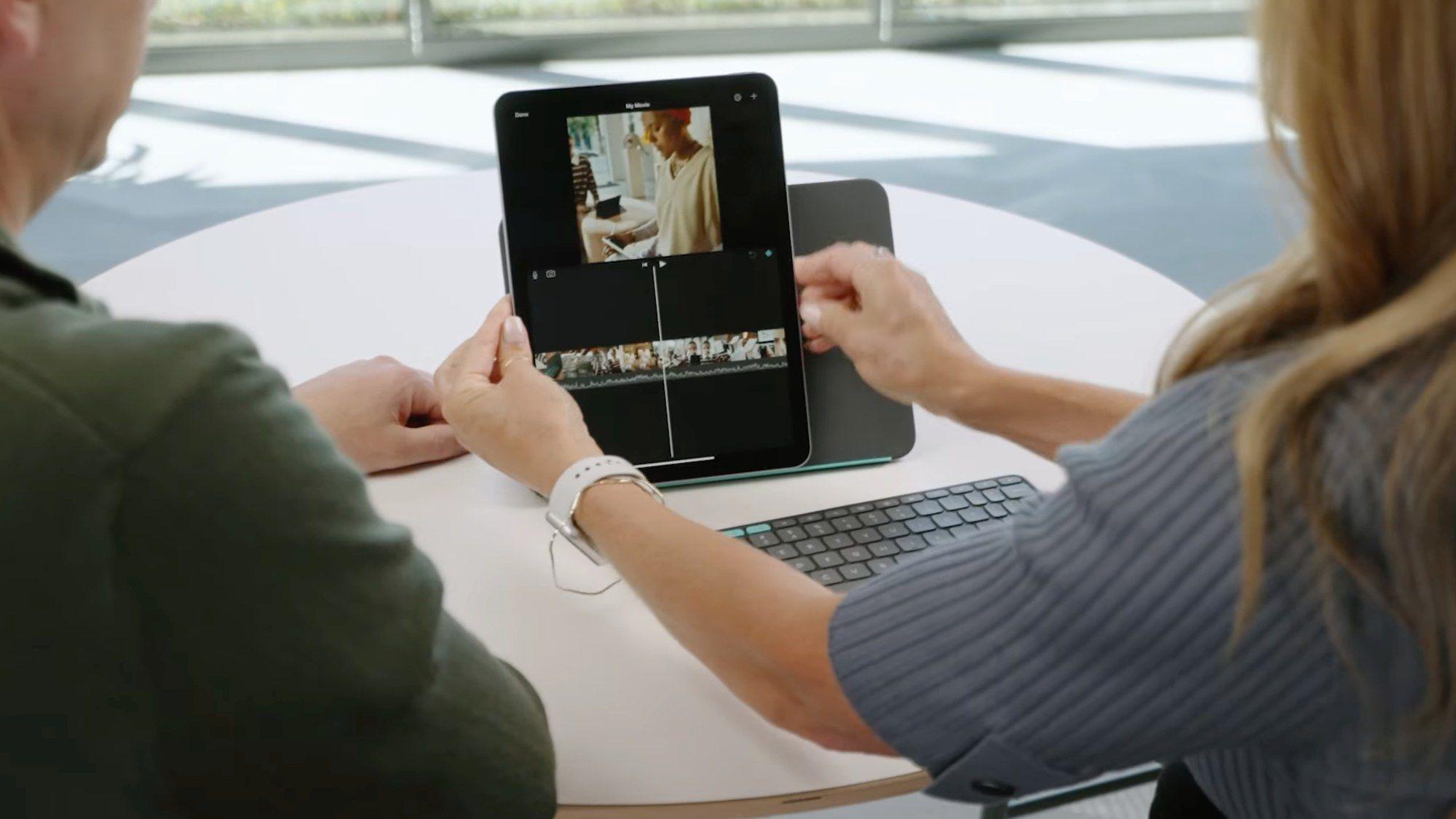 Teclado LOGITECH Flip Folio (Bluetooth 5.1 LE - Layout DE - iPad 13" - Cinzento-claro), miniatura 4