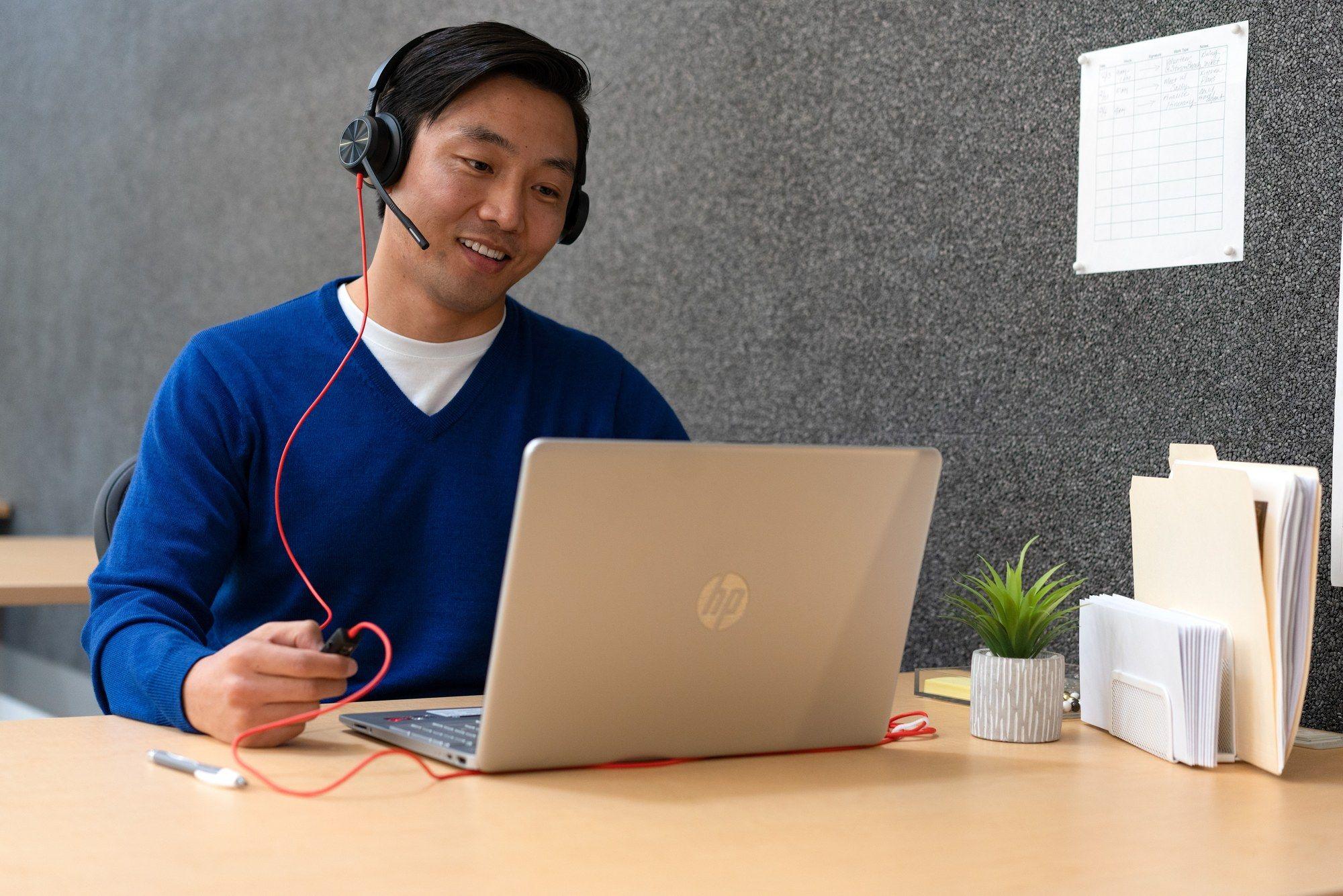 Headset Call Center HP POLY Blackwire 8225 (Binaural - Com fios - Supra-aural - Preto) — miniatura 3