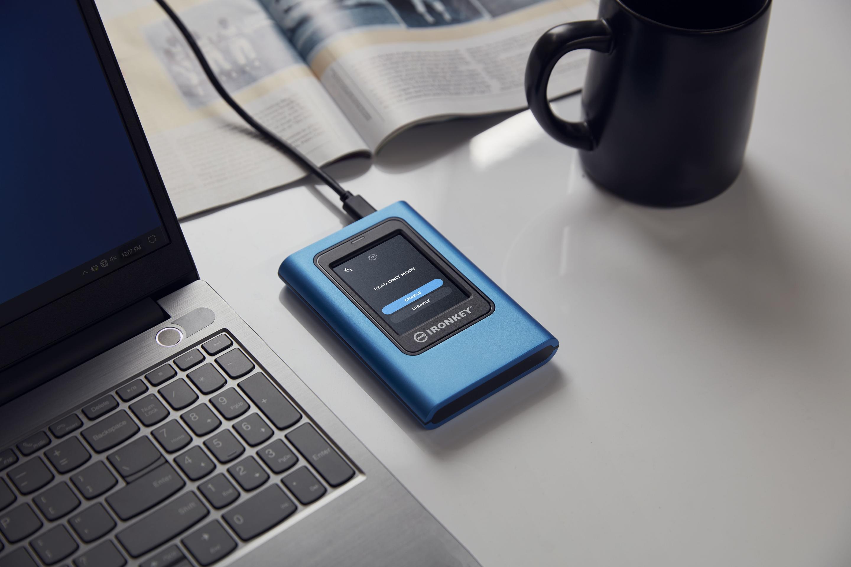 SSD KINGSTON IronKey Vault Privacy 80 IKVP80ES/960G (960 GB - 2,5 polegadas - USB 3.2 Gen 1 - Azul) — miniatura 15