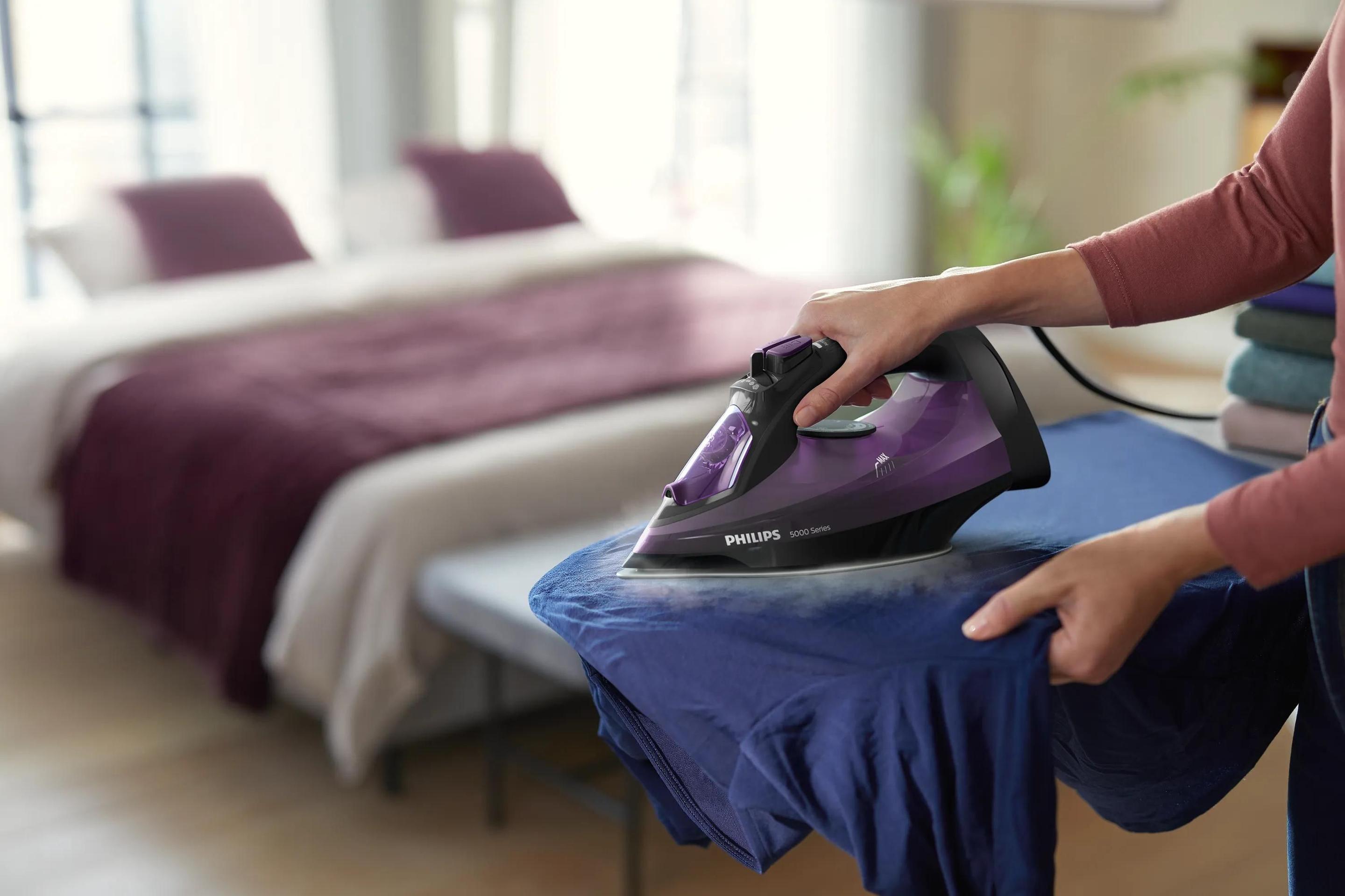 Ferro de Engomar PHILIPS DST5030/80 (2400 W - 0,32 l - Base SteamGlide Plus - Violeta) — miniatura 7