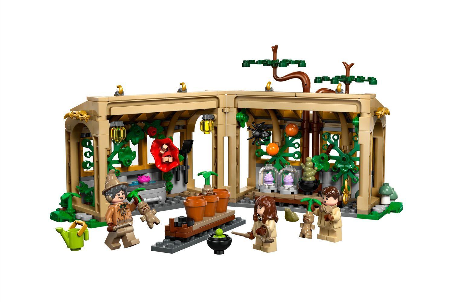 LEGO 76445 Harry Potter O Castelo de Hogwarts™: Aula de Herbologia (8+ anos - 390 peças)
