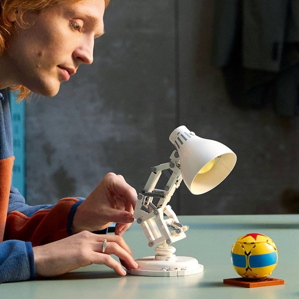 LEGO 21357 Ideas Disney Pixar Luxo Jr. (18+ anos - 613 peças), miniatura 6