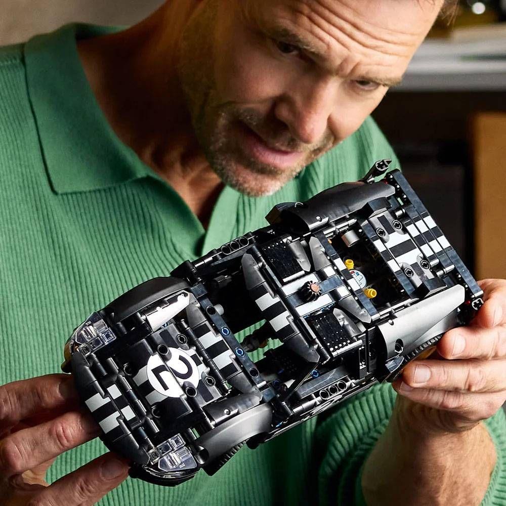 LEGO 42223 Technic Carro de Corrida 1966 Ford GT40 MKII (18+ anos - 793 peças) — miniatura 5