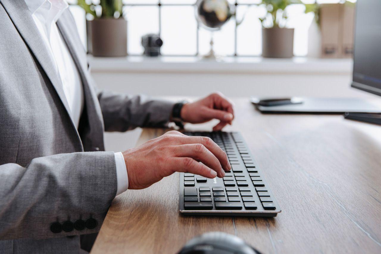 Teclado CHERRY KW X ULP G8U-27000LTBDE-2 (Alemão - Interruptor de chave mecânico - USB + RF Wireless + Bluetooth - Preto) — miniatura 4