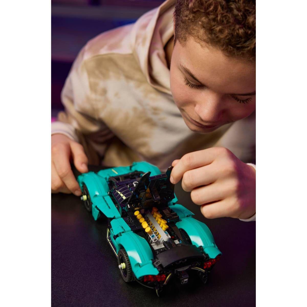 LEGO 42208 Technic Aston Martin Valkyrie (9+ anos - 707 peças) — miniatura 5