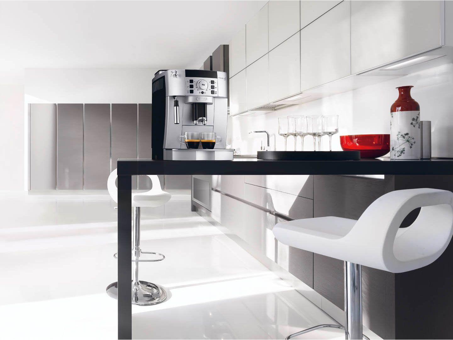 Máquina de Café Expresso Automática DELONGHI ECAM 22.110.SB (Grãos de café e café moído - 1450 W - 15 bar - Prateado e Preto) — miniatura 8