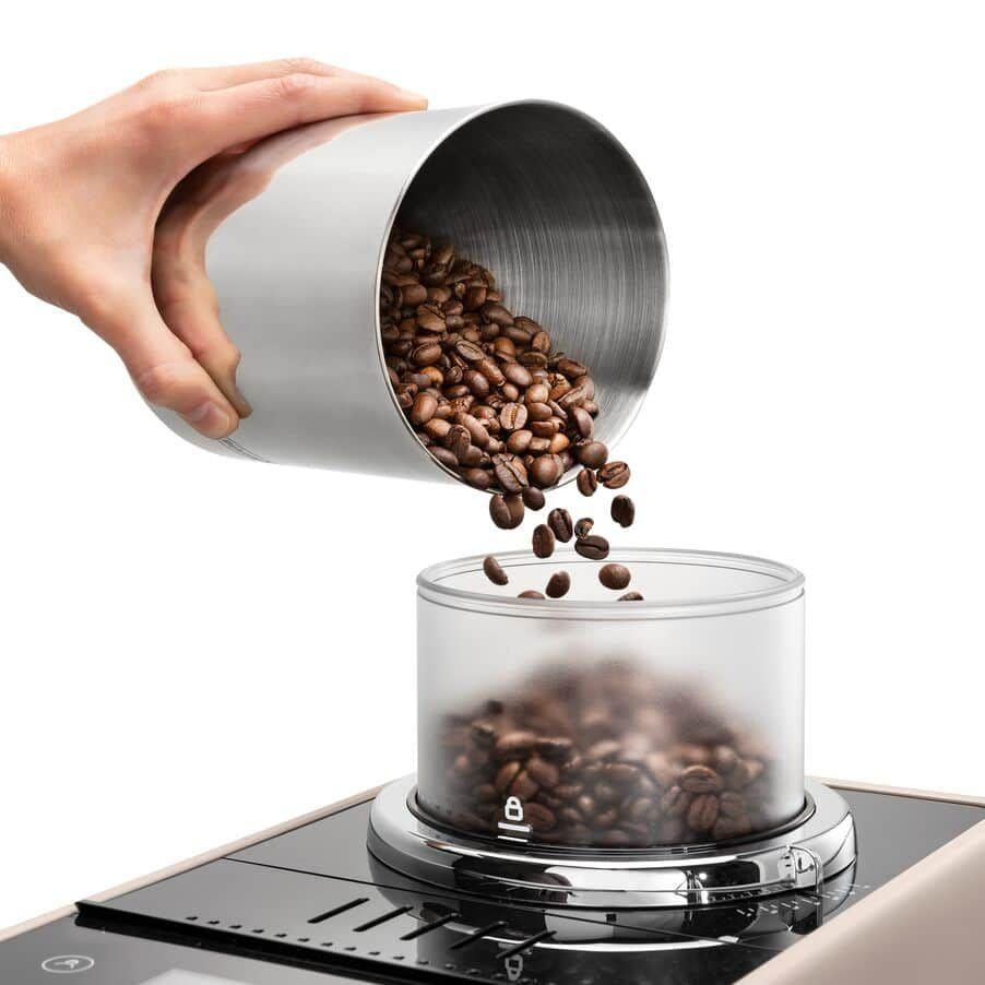 Máquina de Café Automática DELONGHI Rivelia EXAM440.55.BG (Grãos de café, Café moído - 1450 W - 19 bar - Bege) — miniatura 4
