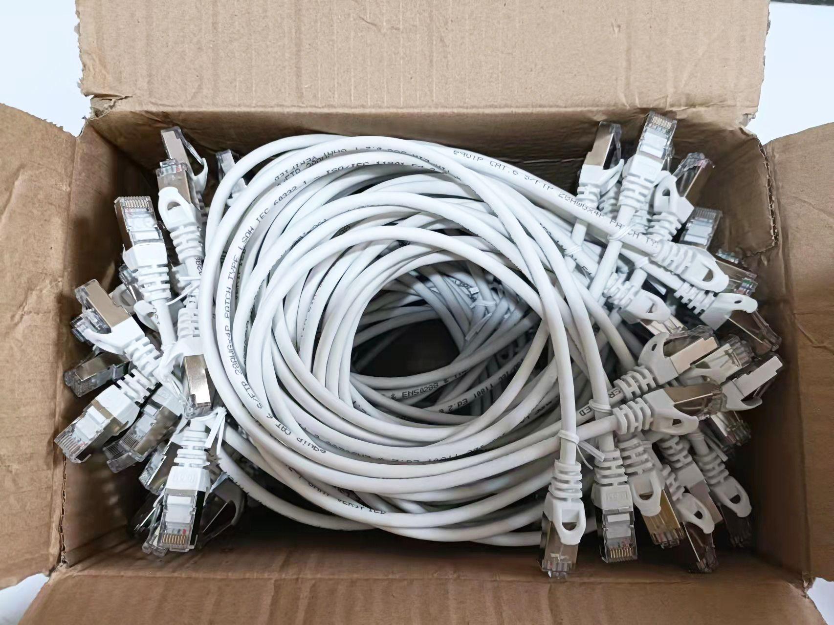 Caixa de 60 Cabos de Rede EQUIP 635517 (0,5 m - RJ-45 - PoE+ - Branco), miniatura 3