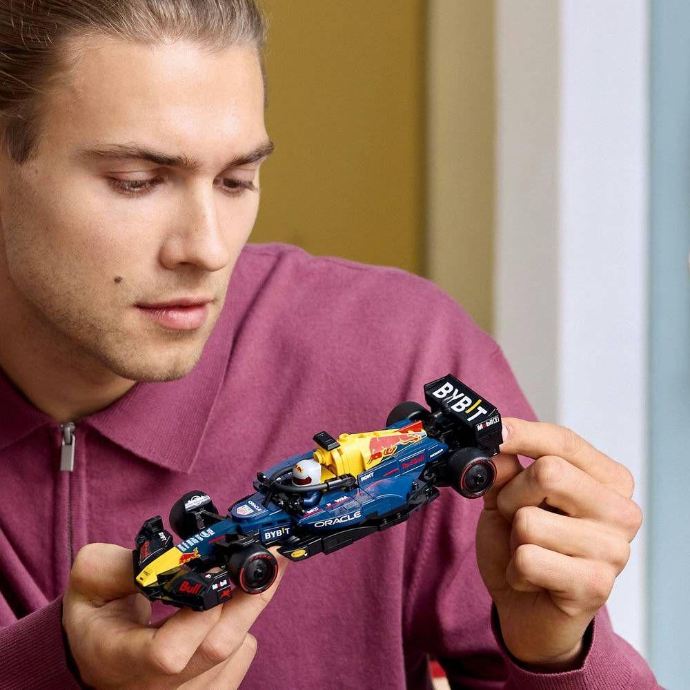 LEGO 77243 Speed Champions Carro de Corrida Oracle Red Bull Racing RB20 F1® (18+ anos - 251 peças) — miniatura 5