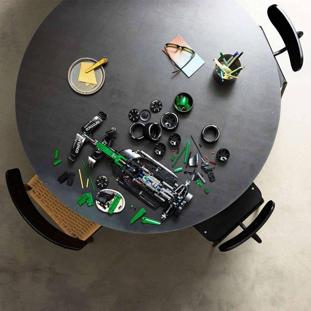 LEGO 42240 Technic Carro de F1® Aston Martin Aramco AMR25 (18+ anos - 1547 peças), miniatura 6
