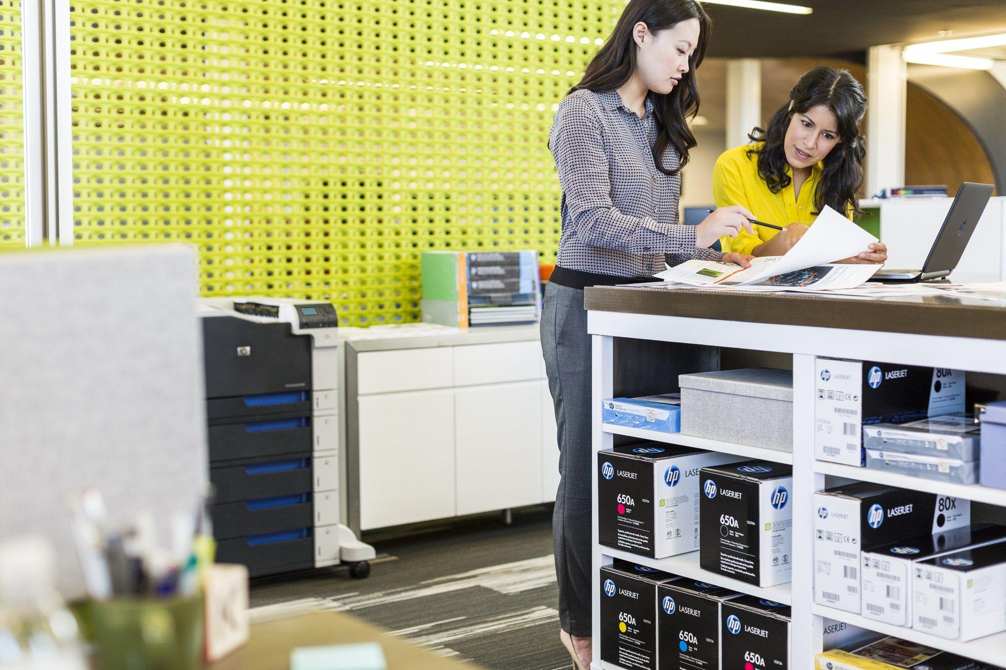 Toner HP 650A CE270A (13500 páginas - Preto), miniatura 3