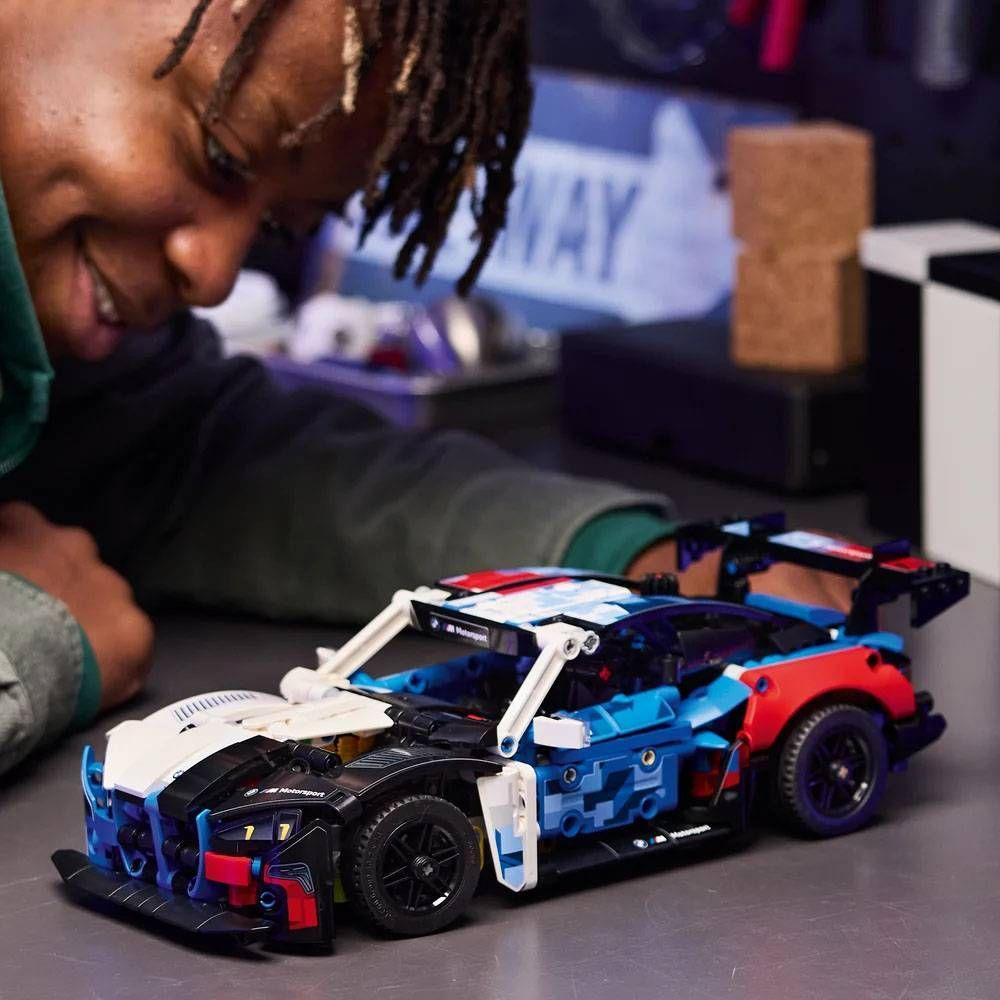 LEGO 42226 Technic Carro de Corrida BMW M4 GT3 EVO (11+ anos - 747 peças) — miniatura 4