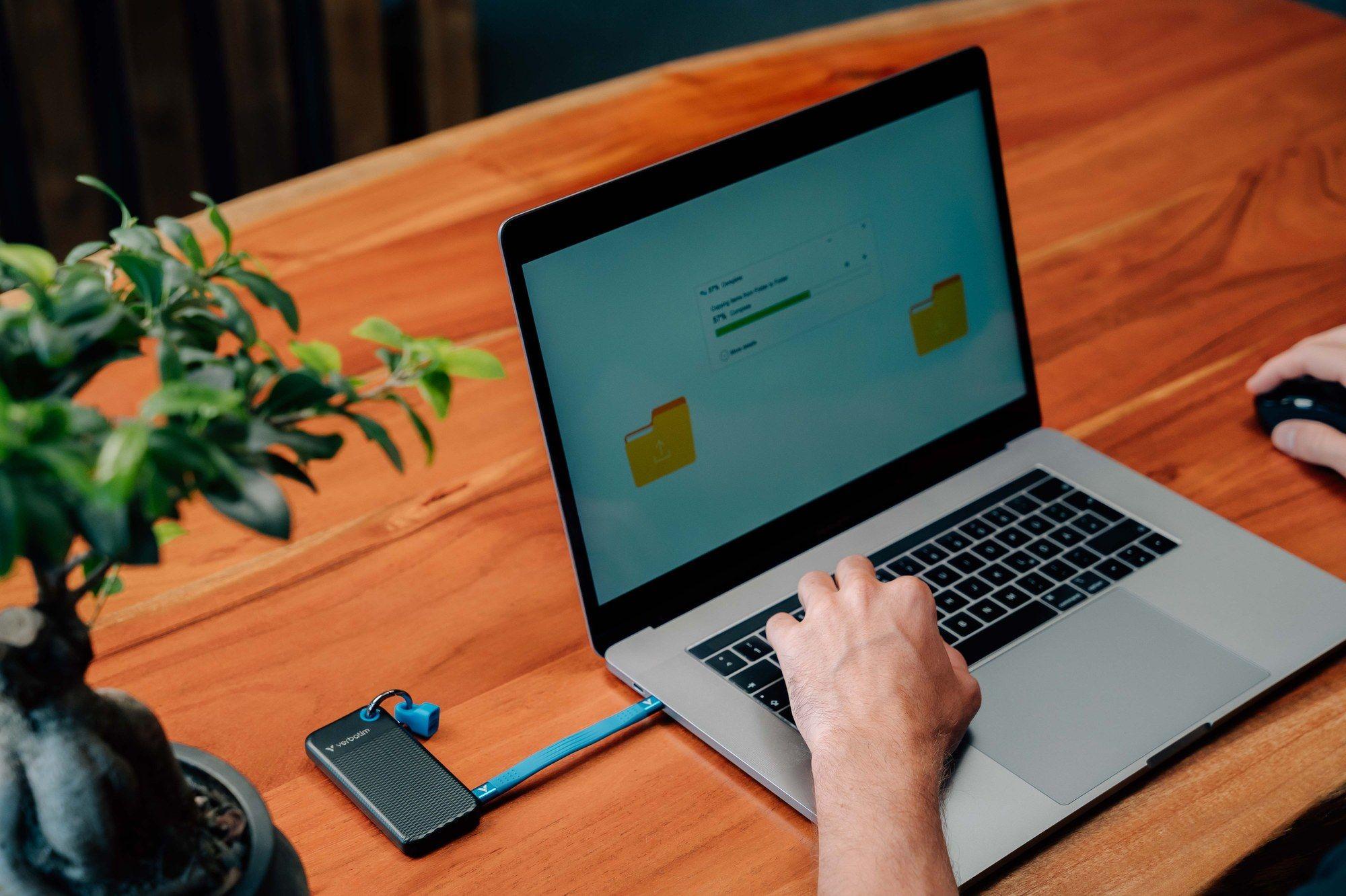 SSD VERBATIM Pocket SSD (1 TB - M.2 - USB Type-C, USB 3.2 Gen 2 - Preto e Azul) — miniatura 4
