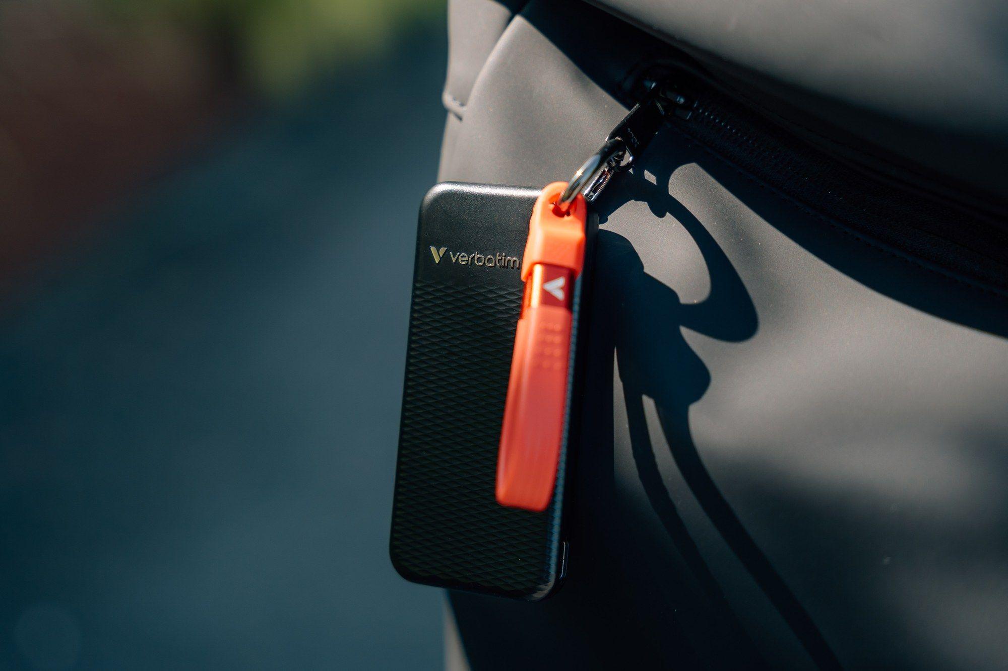 SSD VERBATIM Pocket SSD USB 3.2 32196 (2 TB - M.2 - USB Type-C - Preto/Vermelho) — miniatura 3