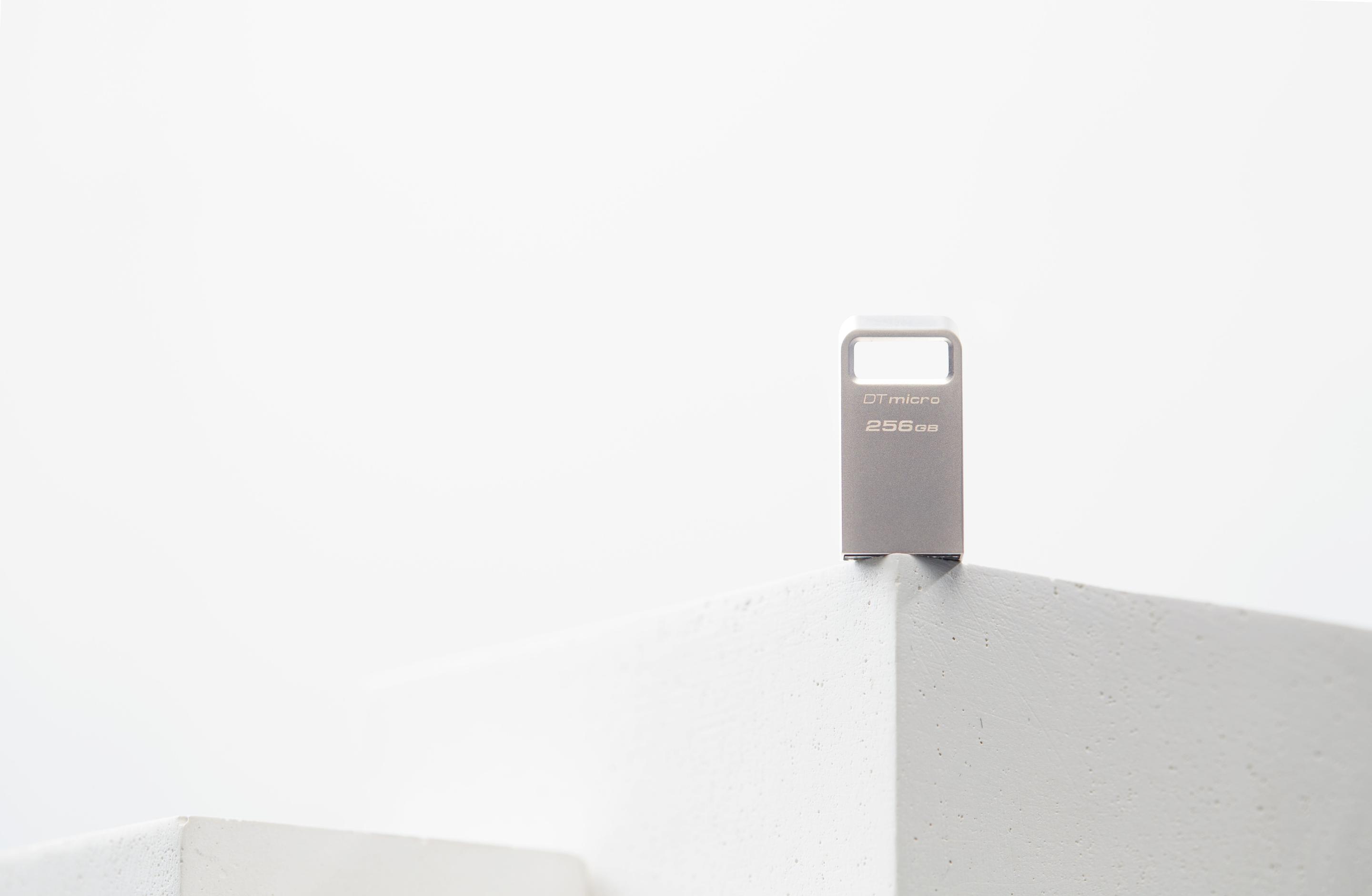 Pen USB KINGSTON DataTraveler Micro DTMC3G2/256GB (256 GB - Sem tampa - USB Type-A - Prateado) — miniatura 11